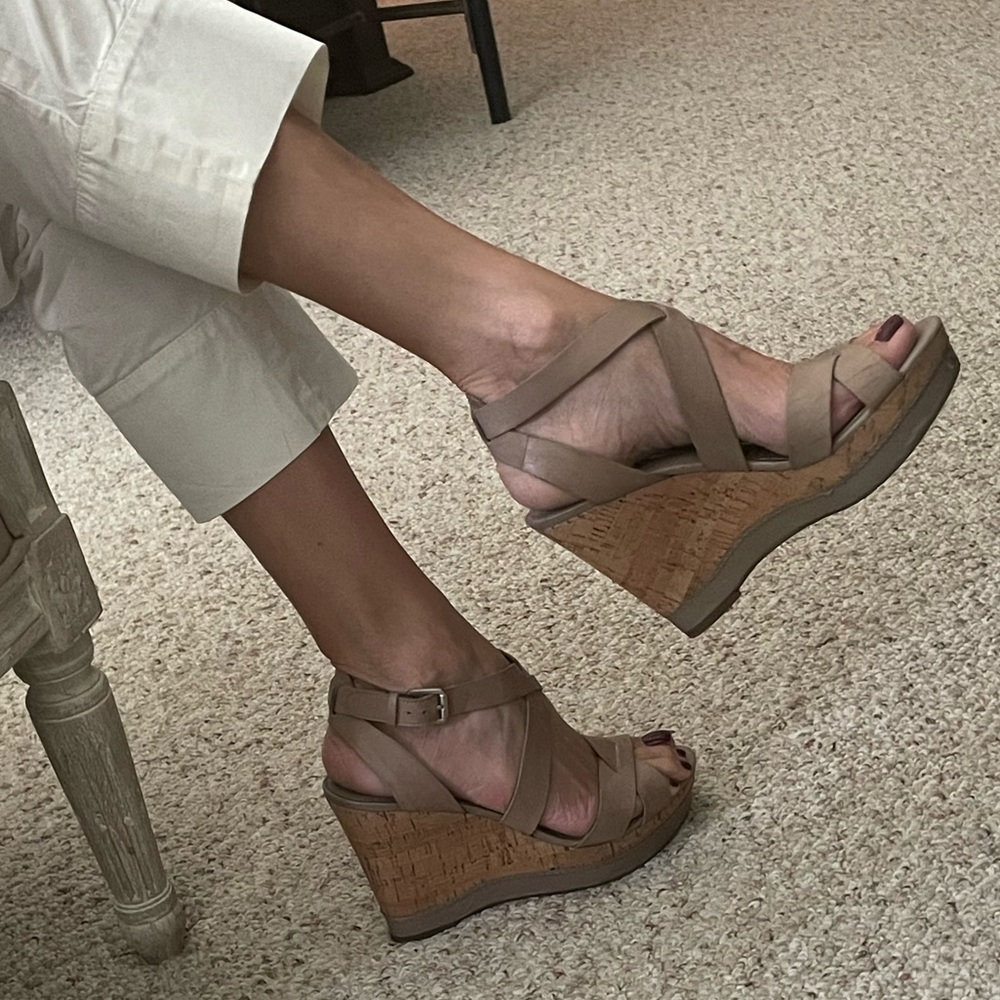 Franco Sarto taupe soft leather wedges.